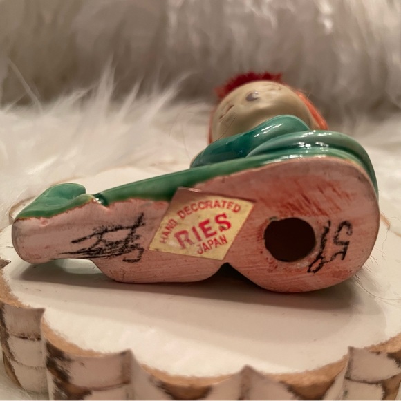 Rare Vintage Ries Pixie Elf Girl Red Hair Green Outfit Hand Painted in Japan - Picture 7 of 8